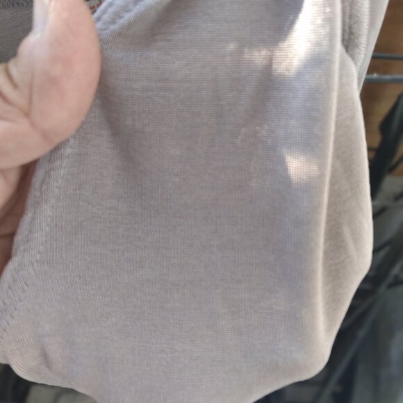 Gray Sleeveless Tie-strap top Intimately Free People Size Small Imported fabric - Picture 7 of 10